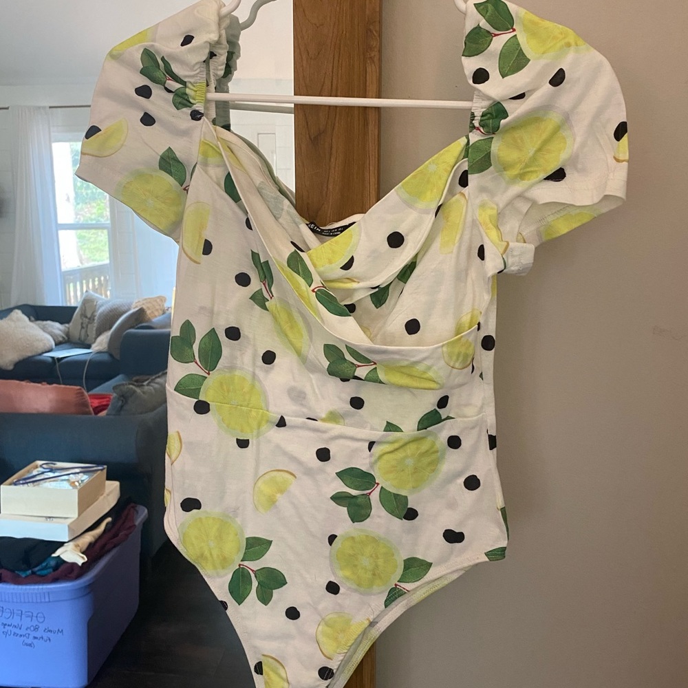 *SOON TO DONATE* 
Never Worn Lemon Print Bodysuit - Picture 6 of 8